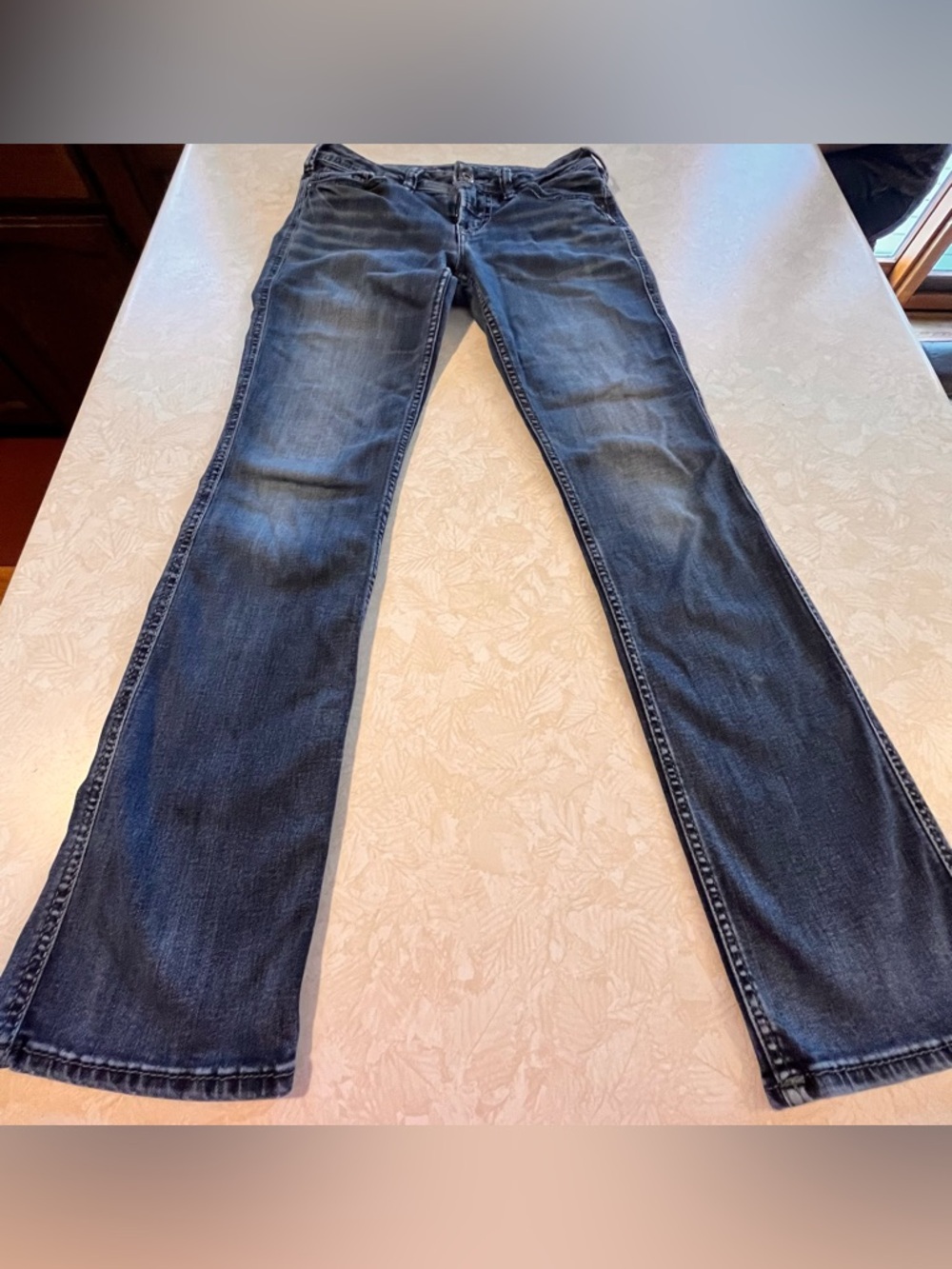 Women's Silver Suki Mid Slim Boot cut Dark Wash Straight-Leg Jeans 
W29/L33